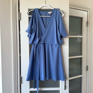 Gianni Bini chiffon dress, Size Large, beautiful blue with split sleeves